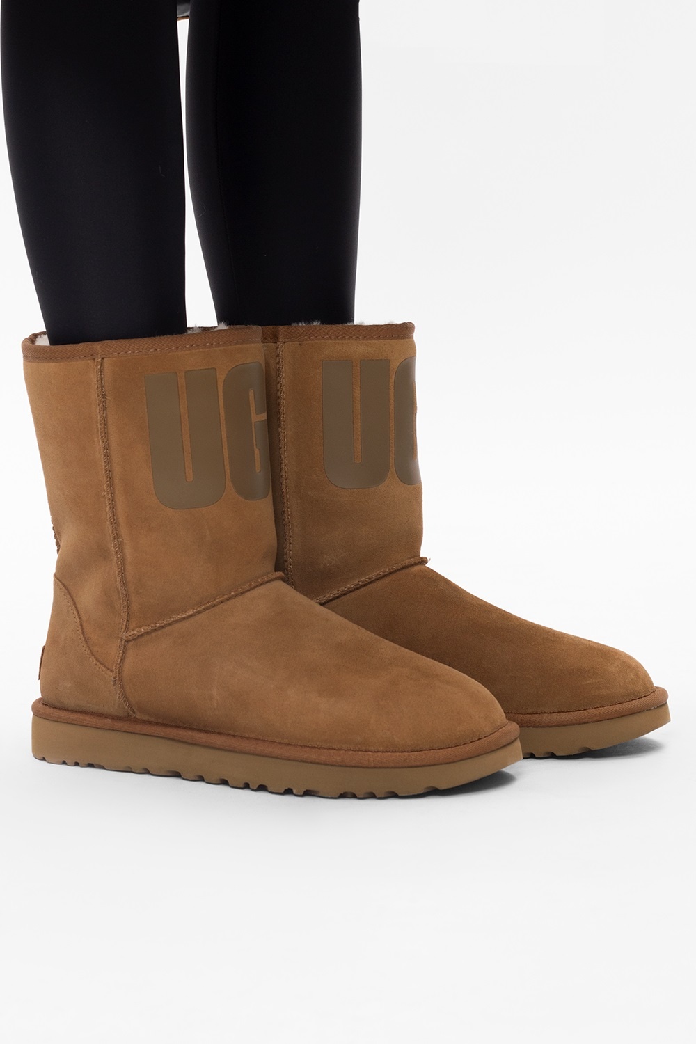 ugg Mens 'Hall s ugg Mens Scuff Logo slippers were similar to the pair